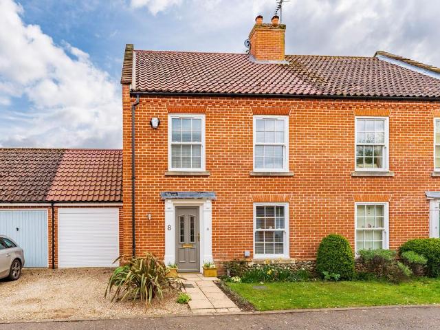 3 bedroom semi detached house for sale