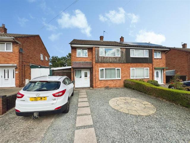 3 bedroom semi detached house for sale
