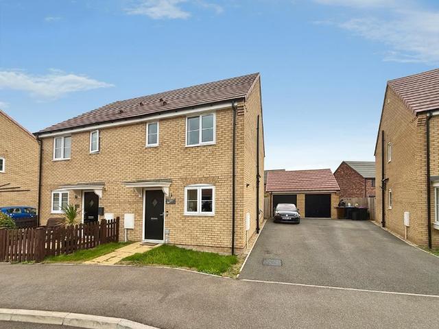 3 bedroom semi detached house for sale