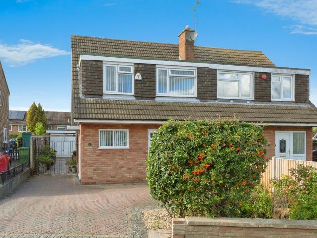 3 bedroom semi detached house for sale