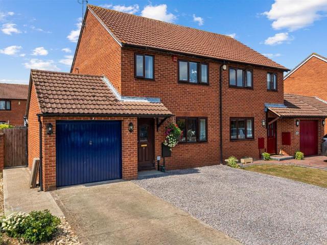 3 bedroom semi detached house for sale