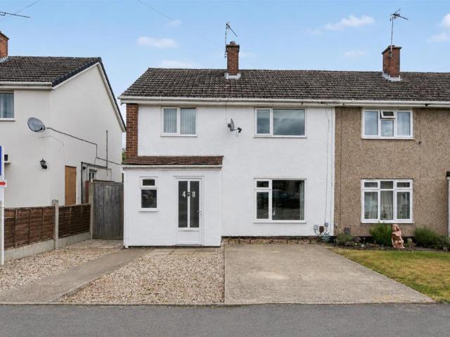 3 bedroom semi detached house for sale