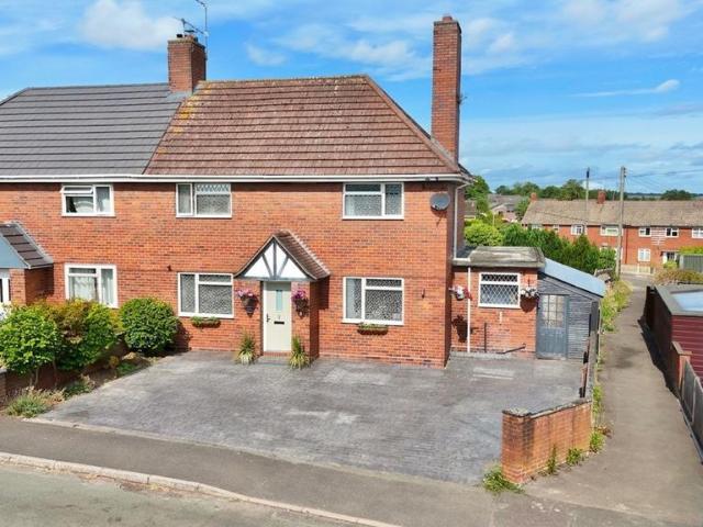 3 bedroom semi detached house for sale
