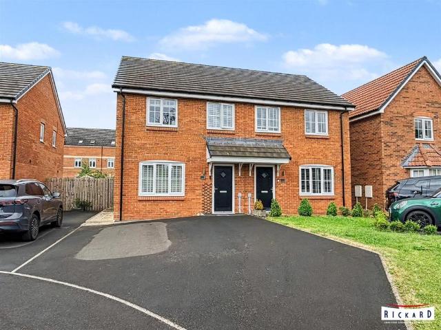 3 bedroom semi detached house for sale