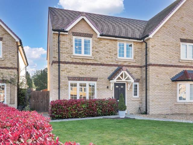 3 bedroom semi detached house for sale