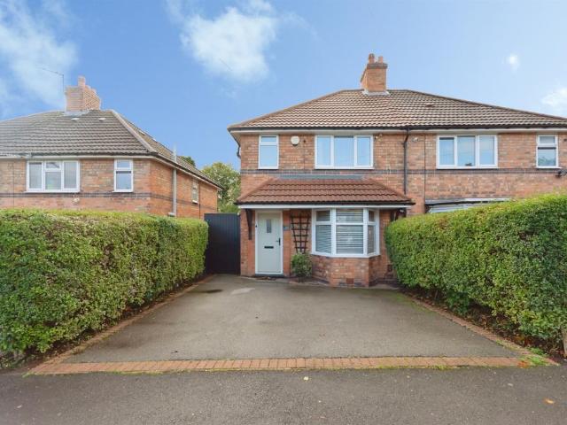 3 bedroom semi detached house for sale