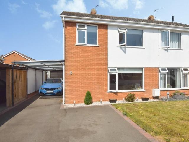 3 bedroom semi detached house for sale