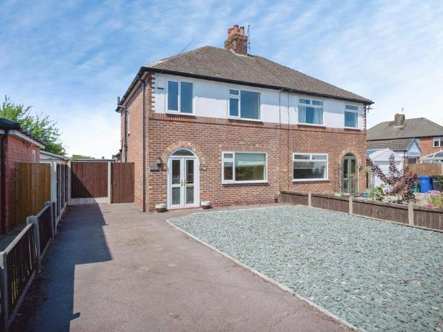 3 bedroom semi detached house for sale