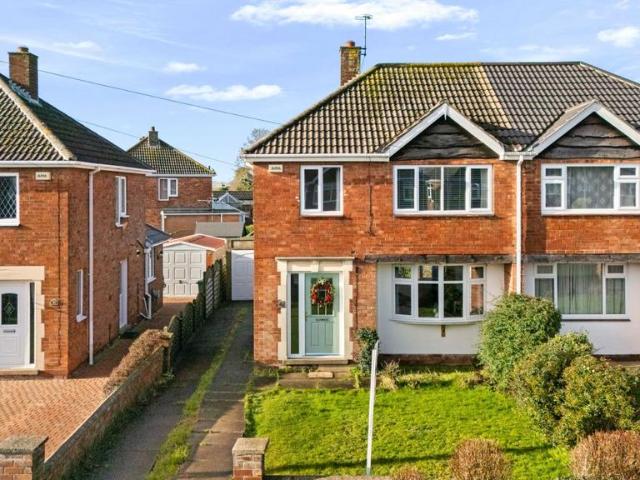3 bedroom semi detached house for sale