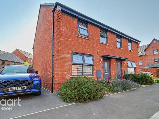 3 bedroom semi detached house for sale