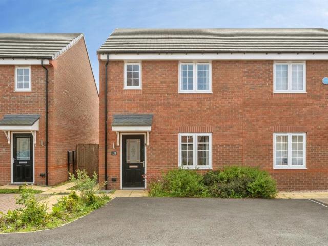 3 bedroom semi detached house for sale