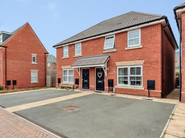 3 bedroom semi detached house for sale