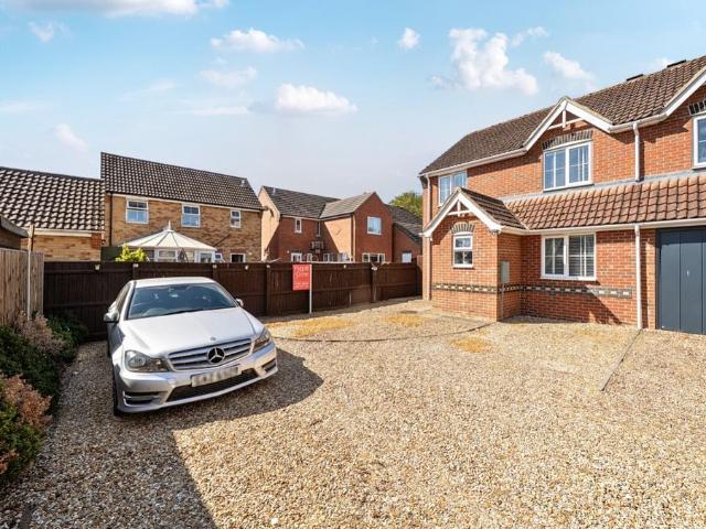3 bedroom semi detached house for sale