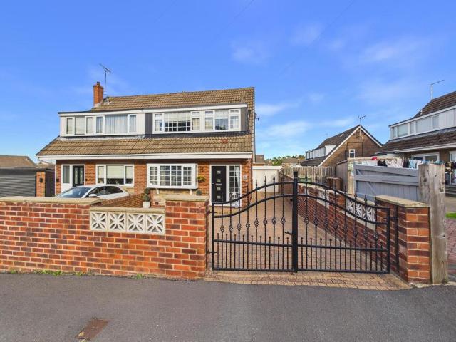 3 bedroom semi detached house for sale