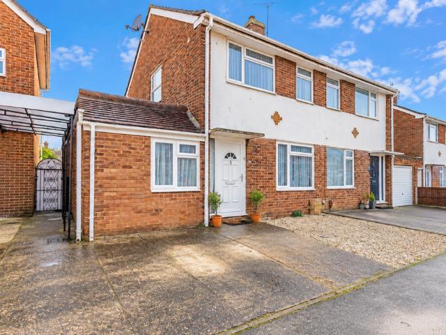 3 bedroom semi detached house for sale