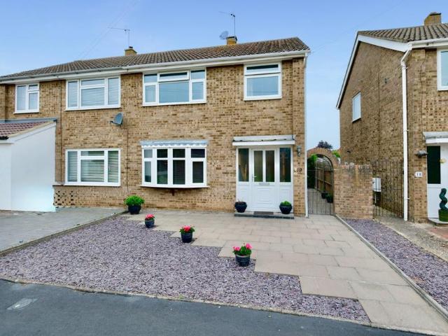3 bedroom semi detached house for sale