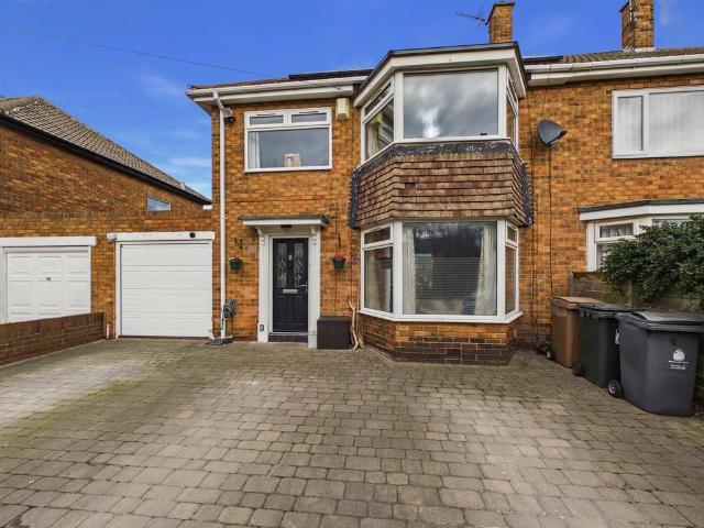 3 bedroom semi detached house for sale