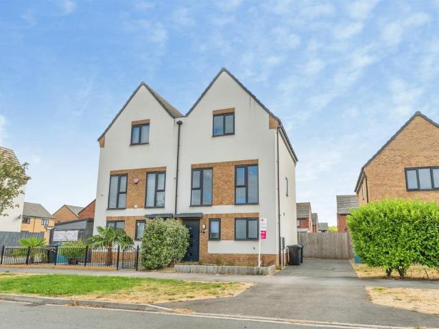 3 bedroom semi detached house for sale
