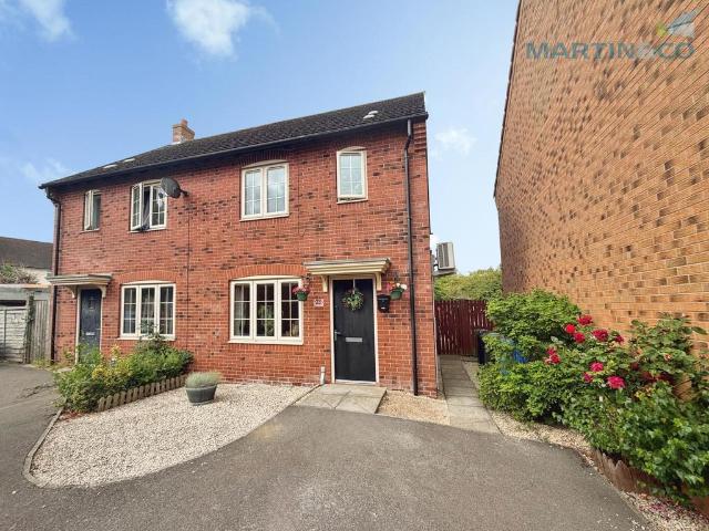 3 bedroom semi detached house for sale