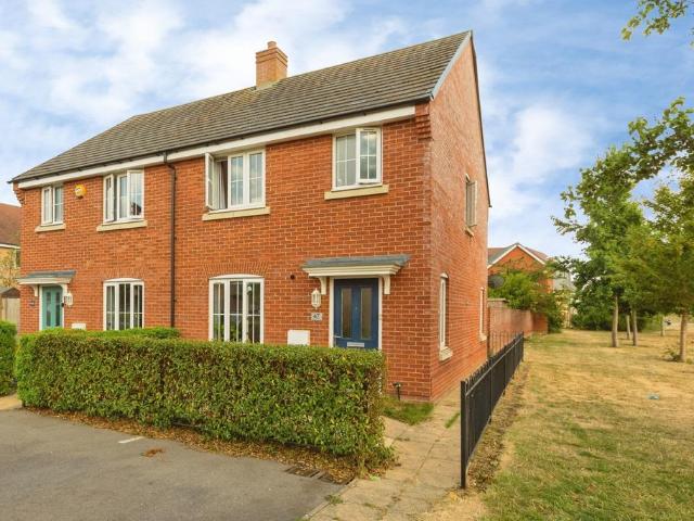 3 bedroom semi detached house for sale