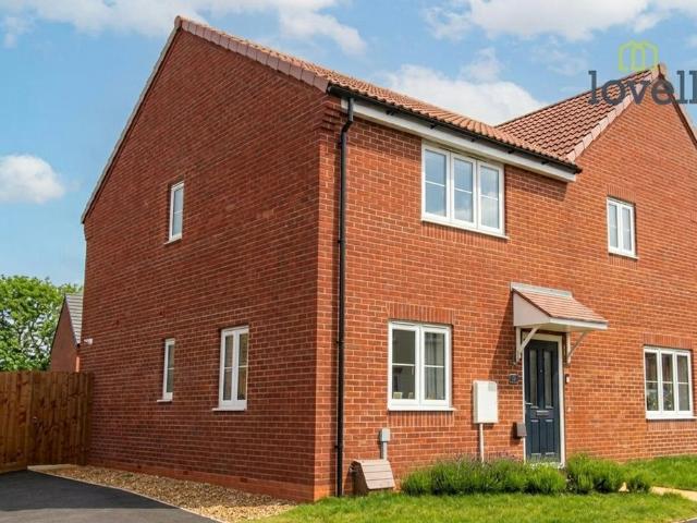 3 bedroom semi detached house for sale