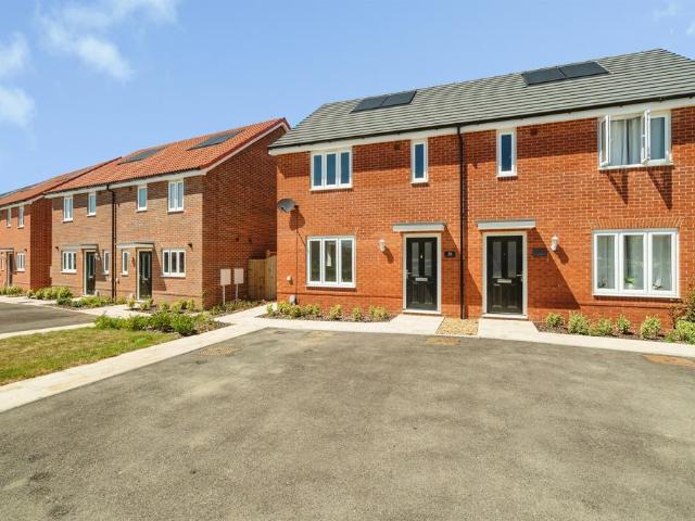3 bedroom semi detached house for sale
