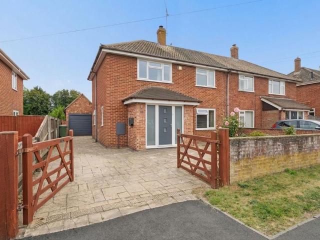 3 bedroom semi detached house for sale