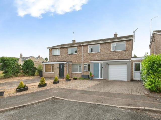 3 bedroom semi detached house for sale