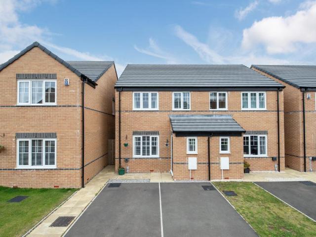3 bedroom semi detached house for sale
