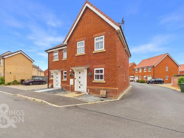 3 bedroom semi detached house for sale