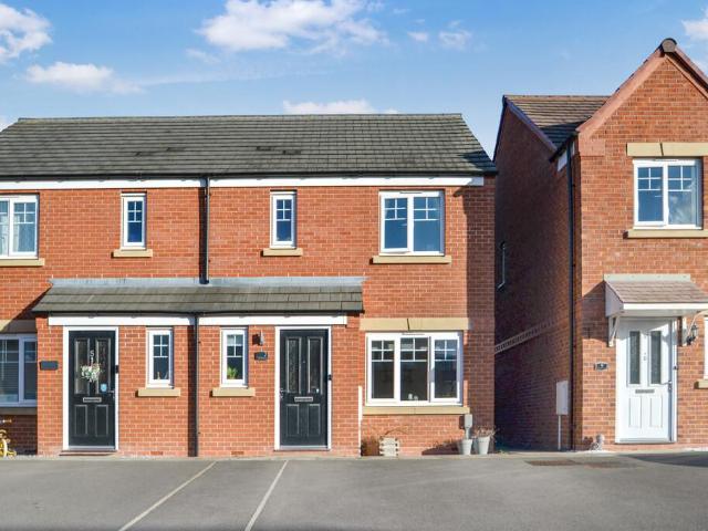 3 bedroom semi detached house for sale