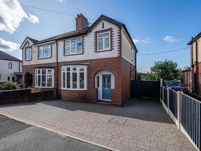 3 bedroom semi detached house for sale