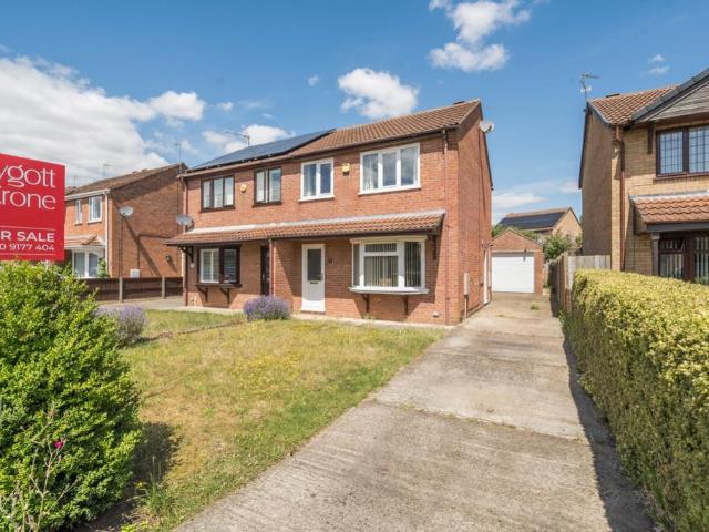 3 bedroom semi detached house for sale