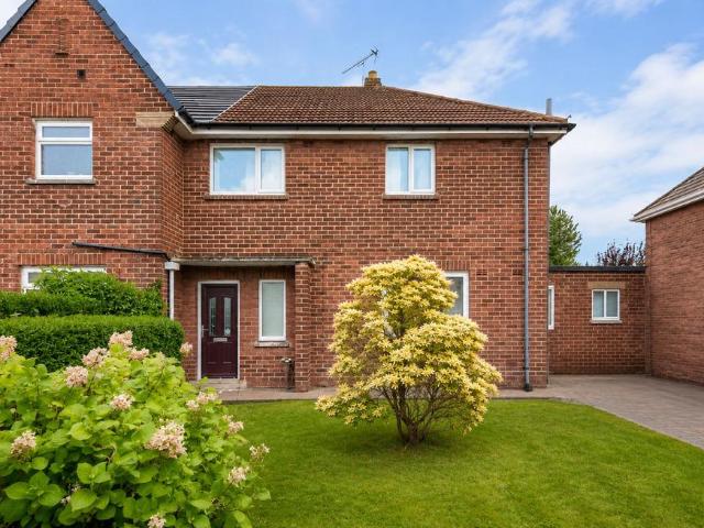 3 bedroom semi detached house for sale