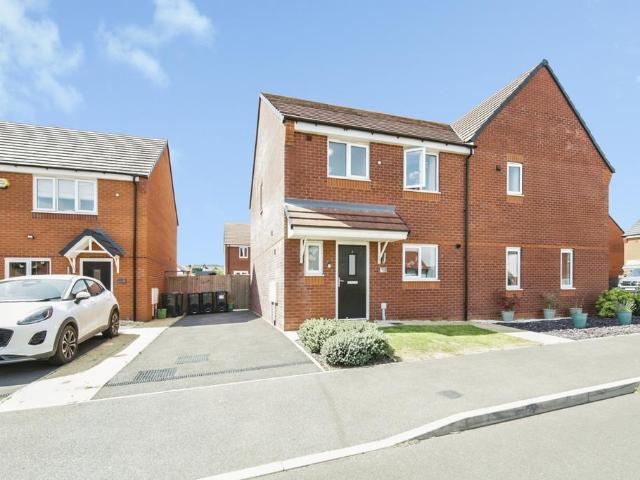 3 bedroom semi detached house for sale
