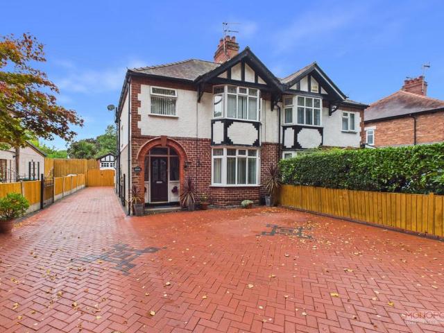 3 bedroom semi detached house for sale