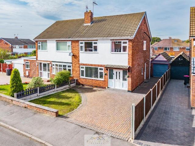 3 bedroom semi detached house for sale