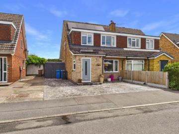 3 bedroom semi detached house for sale