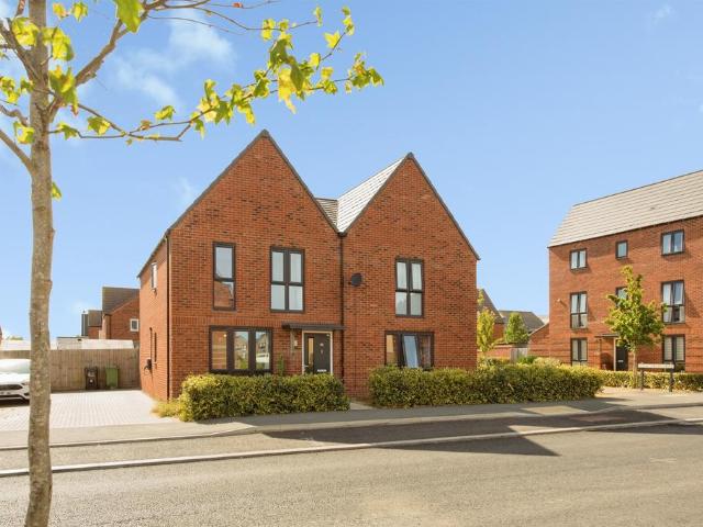 3 bedroom semi detached house for sale