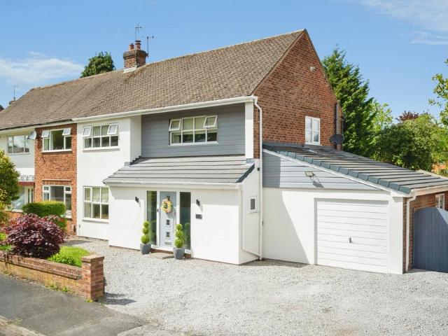 3 bedroom semi detached house for sale