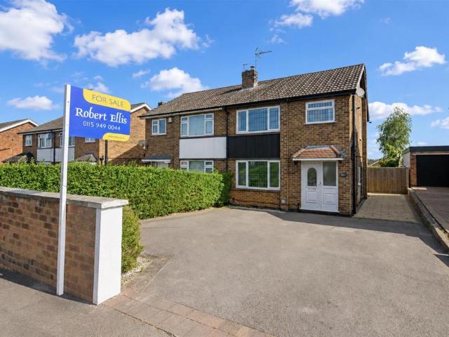 3 bedroom semi detached house for sale
