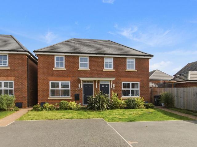 3 bedroom semi detached house for sale