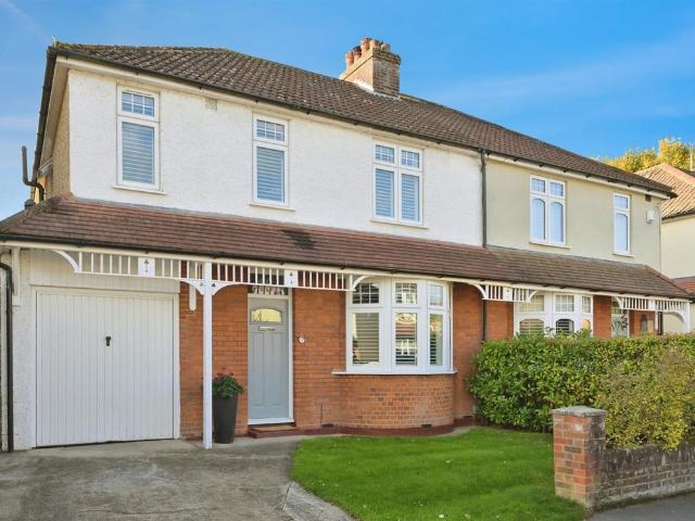 3 bedroom semi detached house for sale