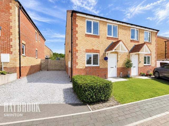 3 bedroom semi detached house for sale
