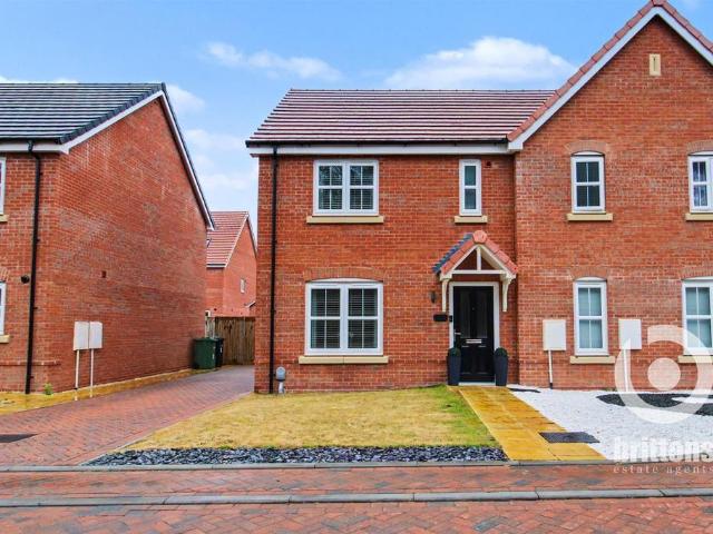 3 bedroom semi detached house for sale