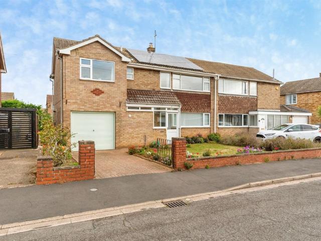 3 bedroom semi detached house for sale
