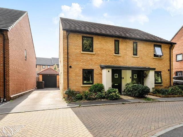 3 bedroom semi detached house for sale