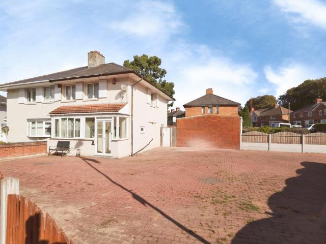 3 bedroom semi detached house for sale