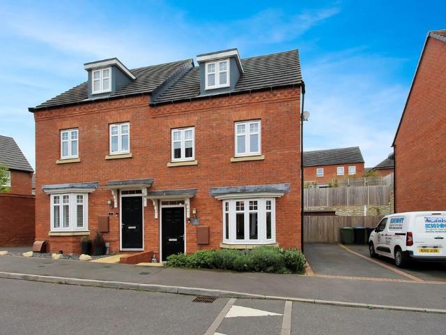 3 bedroom semi detached house for sale