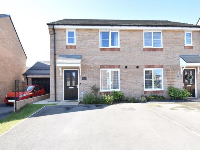 3 bedroom semi detached house for sale